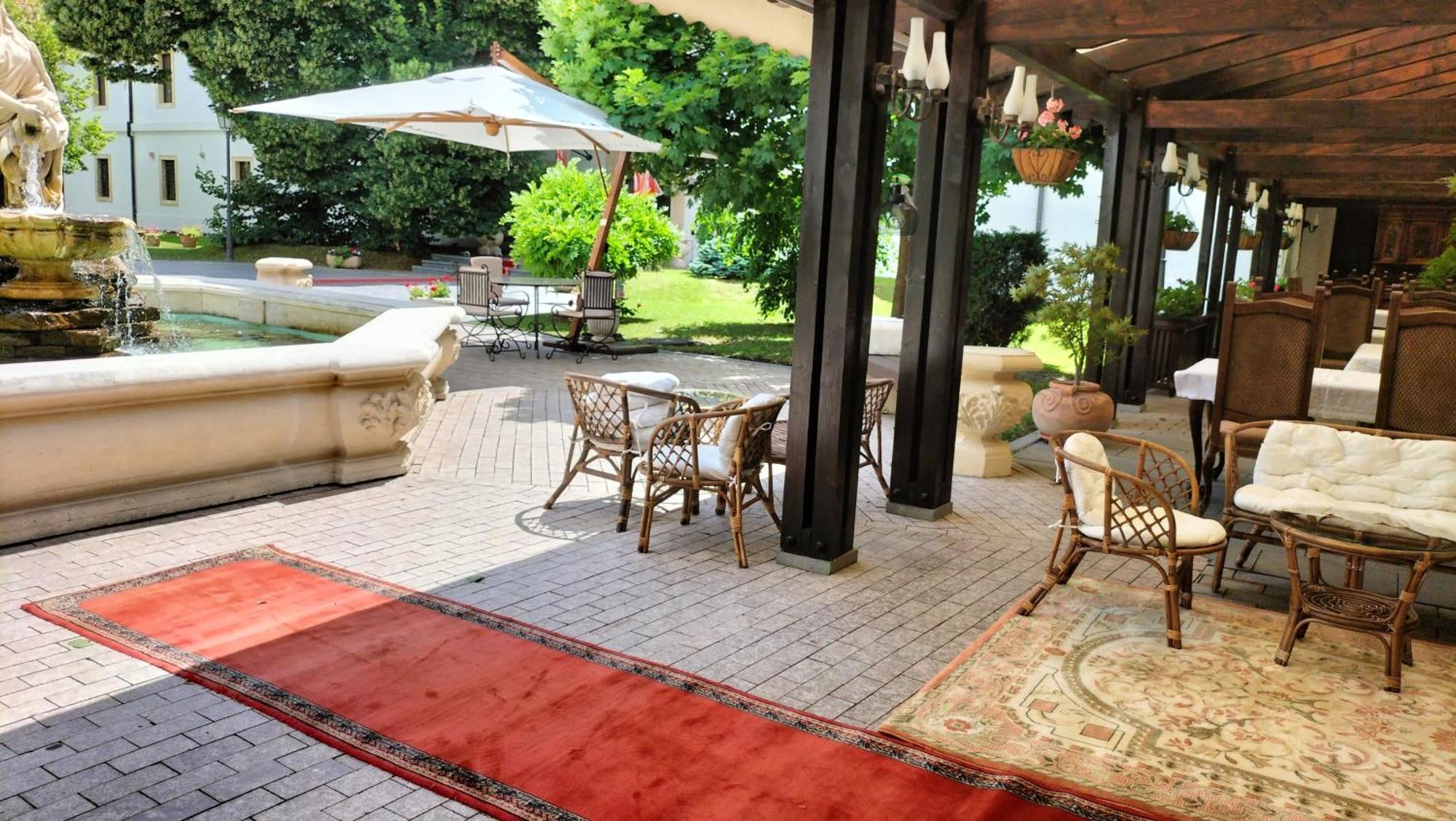 Hotel Medieval Alba Iulia Exterior foto