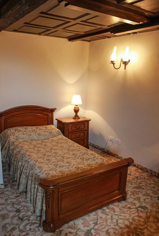 Hotel Medieval Alba Iulia Quarto foto