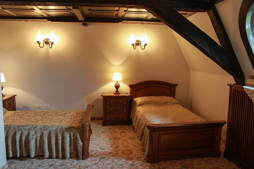 Hotel Medieval Alba Iulia Quarto foto